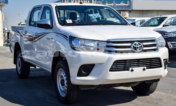 Buy Import Toyota Hilux White Car in Import - Dubai in Iles Buy Import Toyota Hilux White Car in Import - Dubai in Iles