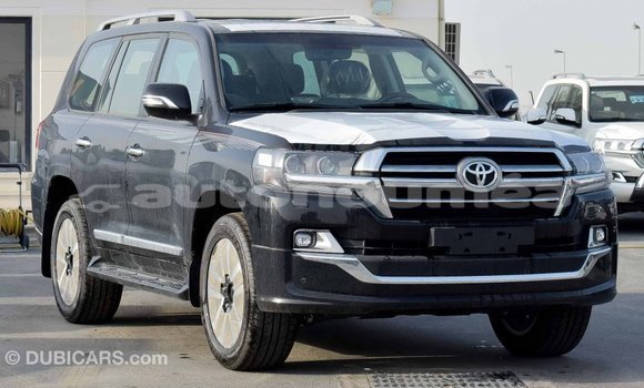 Buy Import Toyota Land Cruiser Black Car in Import - Dubai in Iles Buy Import Toyota Land Cruiser Black Car in Import - Dubai in Iles