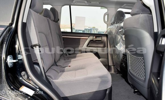 Buy Import Toyota Land Cruiser Black Car in Import - Dubai in Iles Buy Import Toyota Land Cruiser Black Car in Import - Dubai in Iles