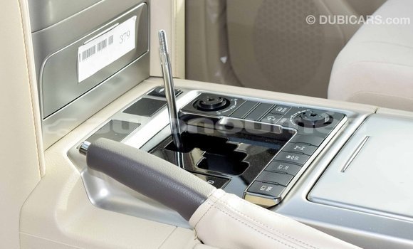 Buy Import Toyota Land Cruiser White Car in Import - Dubai in Iles Buy Import Toyota Land Cruiser White Car in Import - Dubai in Iles