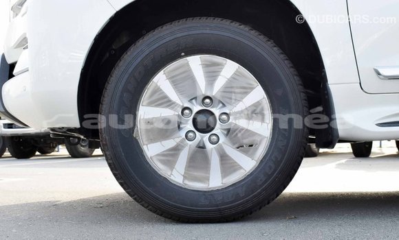 Buy Import Toyota Land Cruiser White Car in Import - Dubai in Iles Buy Import Toyota Land Cruiser White Car in Import - Dubai in Iles