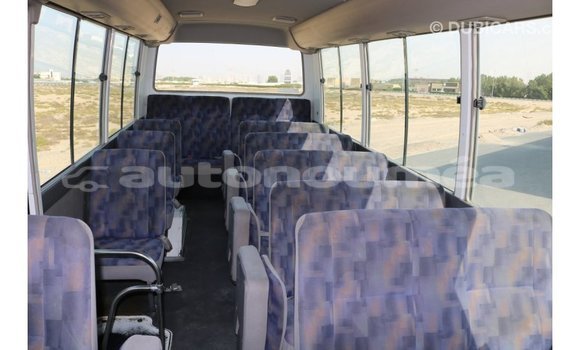 Buy Import Nissan 350Z White Car in Import - Dubai in Iles Buy Import Nissan 350Z White Car in Import - Dubai in Iles