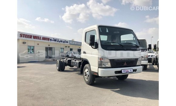 Buy Import Mitsubishi Carisma White Car in Import - Dubai in Iles Buy Import Mitsubishi Carisma White Car in Import - Dubai in Iles