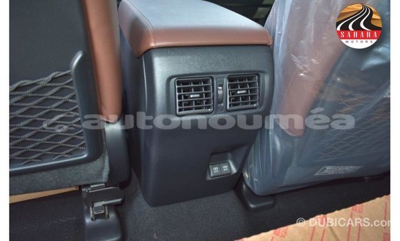 Acheter Import Utilitaire Toyota HiAce Noir à Import - Dubai, Iles Acheter Import Utilitaire Toyota HiAce Noir à Import - Dubai, Iles