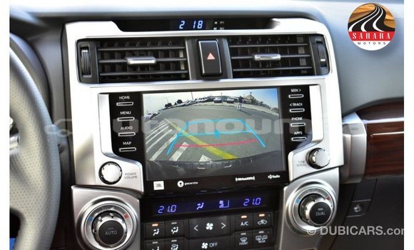 Acheter Import Utilitaire Toyota HiAce Noir à Import - Dubai, Iles Acheter Import Utilitaire Toyota HiAce Noir à Import - Dubai, Iles