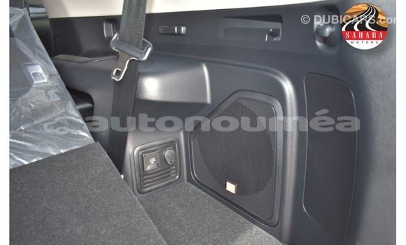 Acheter Import Utilitaire Toyota HiAce Noir à Import - Dubai, Iles Acheter Import Utilitaire Toyota HiAce Noir à Import - Dubai, Iles