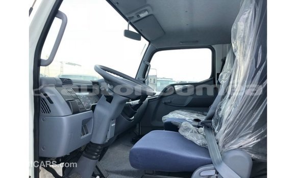 Buy Import Mitsubishi Carisma White Car in Import - Dubai in Iles Buy Import Mitsubishi Carisma White Car in Import - Dubai in Iles