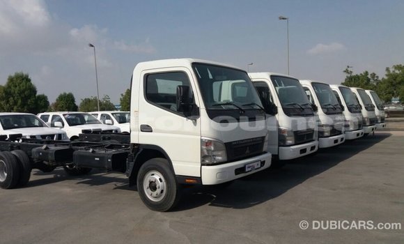 Buy Import Mitsubishi Carisma White Car in Import - Dubai in Iles Buy Import Mitsubishi Carisma White Car in Import - Dubai in Iles