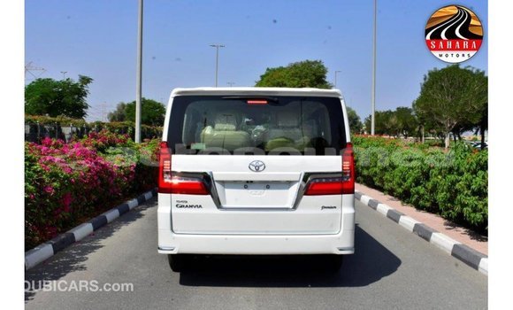 Acheter Import Voiture Toyota Granvia Blanc à Import - Dubai, Iles Acheter Import Voiture Toyota Granvia Blanc à Import - Dubai, Iles