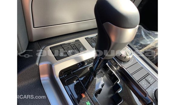 Acheter Import Voiture Toyota Land Cruiser Blanc à Import - Dubai, Iles Acheter Import Voiture Toyota Land Cruiser Blanc à Import - Dubai, Iles