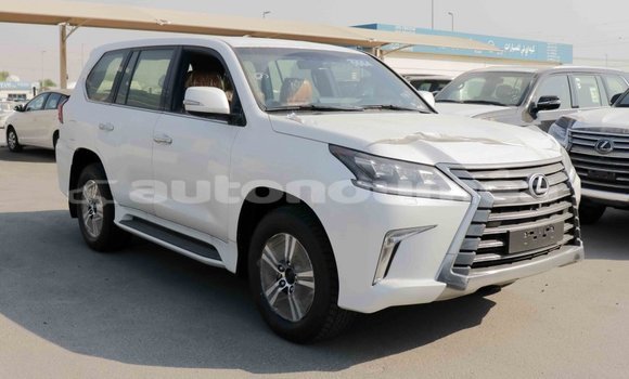 Acheter Import Voiture Lexus LX Blanc à Import - Dubai, Iles Acheter Import Voiture Lexus LX Blanc à Import - Dubai, Iles
