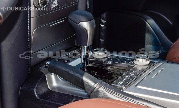 Acheter Import Voiture Toyota Land Cruiser Noir à Import - Dubai, Iles Acheter Import Voiture Toyota Land Cruiser Noir à Import - Dubai, Iles