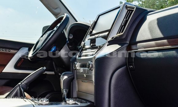 Acheter Import Voiture Toyota Land Cruiser Noir à Import - Dubai, Iles Acheter Import Voiture Toyota Land Cruiser Noir à Import - Dubai, Iles