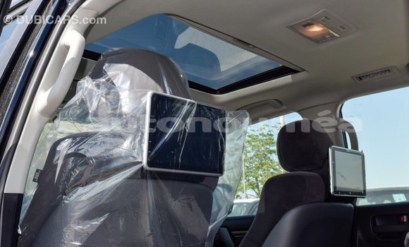 Acheter Import Voiture Toyota Land Cruiser Noir à Import - Dubai, Iles Acheter Import Voiture Toyota Land Cruiser Noir à Import - Dubai, Iles