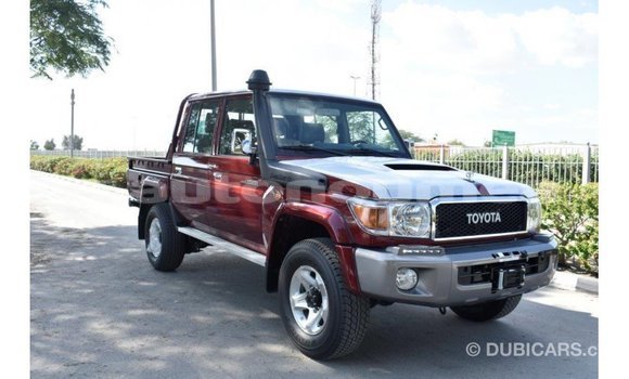 Acheter Import Voiture Toyota Land Cruiser Rouge à Import - Dubai, Iles Acheter Import Voiture Toyota Land Cruiser Rouge à Import - Dubai, Iles