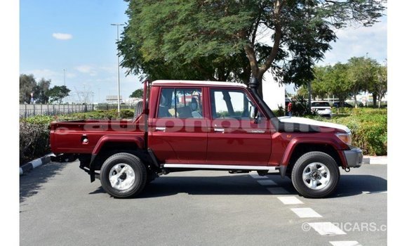 Acheter Import Voiture Toyota Land Cruiser Rouge à Import - Dubai, Iles Acheter Import Voiture Toyota Land Cruiser Rouge à Import - Dubai, Iles