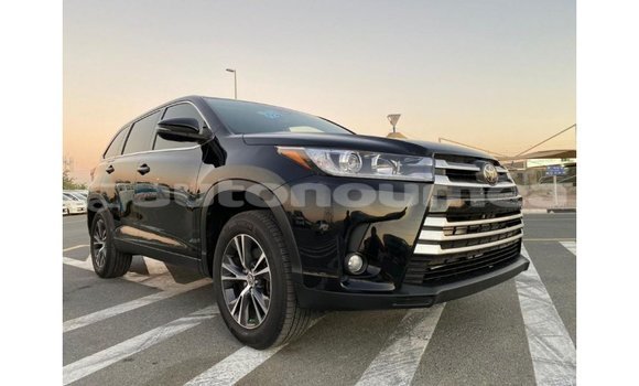 Acheter Import Voiture Toyota Highlander Noir à Import - Dubai, Iles Acheter Import Voiture Toyota Highlander Noir à Import - Dubai, Iles