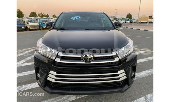Acheter Import Voiture Toyota Highlander Noir à Import - Dubai, Iles Acheter Import Voiture Toyota Highlander Noir à Import - Dubai, Iles