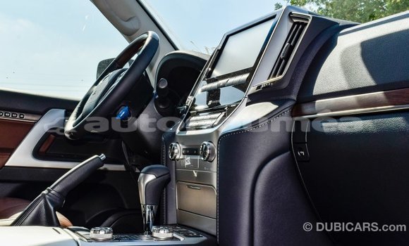 Acheter Import Voiture Toyota Land Cruiser Noir à Import - Dubai, Iles Acheter Import Voiture Toyota Land Cruiser Noir à Import - Dubai, Iles