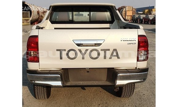 Acheter Import Voiture Toyota Hilux Blanc à Import - Dubai, Iles Acheter Import Voiture Toyota Hilux Blanc à Import - Dubai, Iles