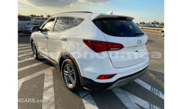 Acheter Import Voiture Hyundai Santa Fe Blanc à Import - Dubai, Iles Acheter Import Voiture Hyundai Santa Fe Blanc à Import - Dubai, Iles
