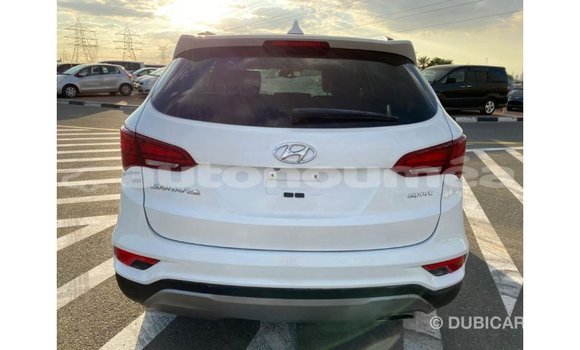 Acheter Import Voiture Hyundai Santa Fe Blanc à Import - Dubai, Iles Acheter Import Voiture Hyundai Santa Fe Blanc à Import - Dubai, Iles
