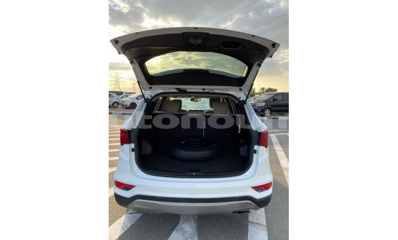Acheter Import Voiture Hyundai Santa Fe Blanc à Import - Dubai, Iles Acheter Import Voiture Hyundai Santa Fe Blanc à Import - Dubai, Iles
