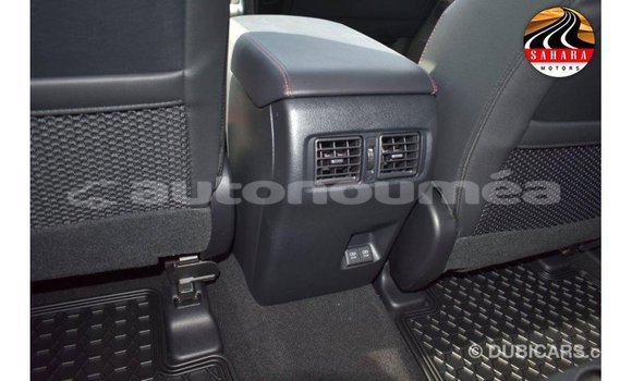 Acheter Import Utilitaire Toyota HiAce Blanc à Import - Dubai, Iles Acheter Import Utilitaire Toyota HiAce Blanc à Import - Dubai, Iles