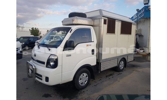 Acheter Import Voiture Kia Carens Blanc à Import - Dubai, Iles Acheter Import Voiture Kia Carens Blanc à Import - Dubai, Iles