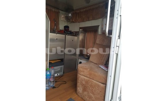 Acheter Import Voiture Kia Carens Blanc à Import - Dubai, Iles Acheter Import Voiture Kia Carens Blanc à Import - Dubai, Iles