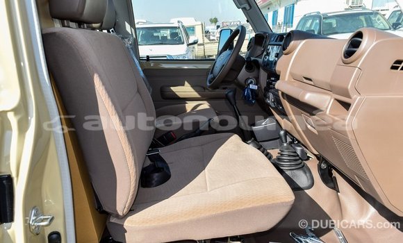 Buy Import Toyota Land Cruiser Beige Car in Import - Dubai in Iles Buy Import Toyota Land Cruiser Beige Car in Import - Dubai in Iles