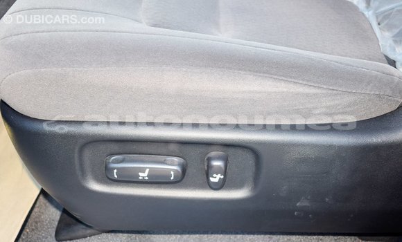 Buy Import Toyota Land Cruiser White Car in Import - Dubai in Iles Buy Import Toyota Land Cruiser White Car in Import - Dubai in Iles