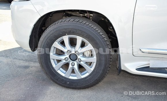 Buy Import Toyota Land Cruiser White Car in Import - Dubai in Iles Buy Import Toyota Land Cruiser White Car in Import - Dubai in Iles