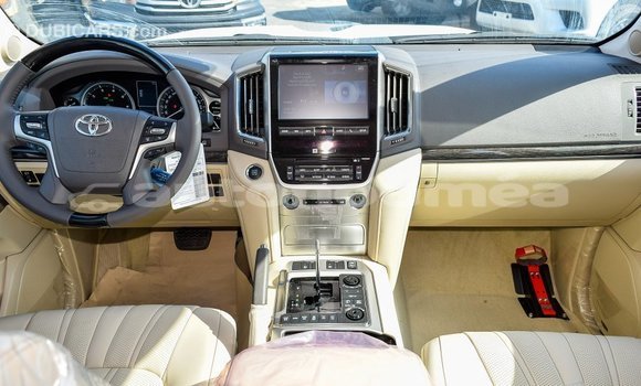 Buy Import Toyota Land Cruiser Black Car in Import - Dubai in Iles Buy Import Toyota Land Cruiser Black Car in Import - Dubai in Iles