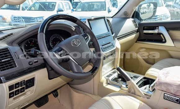 Buy Import Toyota Land Cruiser Black Car in Import - Dubai in Iles Buy Import Toyota Land Cruiser Black Car in Import - Dubai in Iles