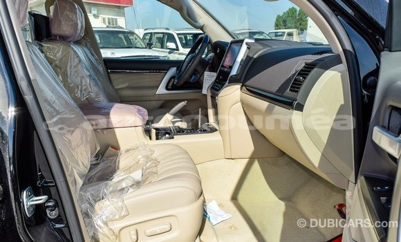 Buy Import Toyota Land Cruiser Black Car in Import - Dubai in Iles Buy Import Toyota Land Cruiser Black Car in Import - Dubai in Iles