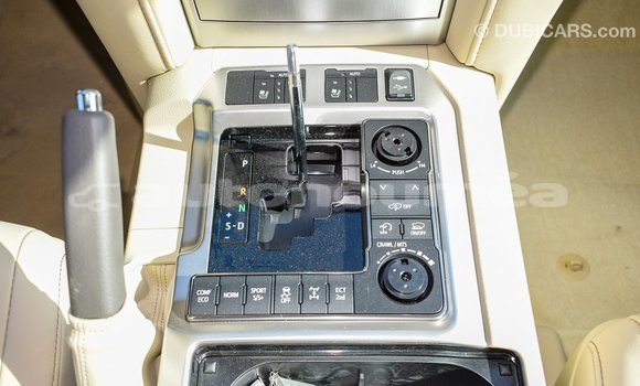 Buy Import Toyota Land Cruiser Black Car in Import - Dubai in Iles Buy Import Toyota Land Cruiser Black Car in Import - Dubai in Iles