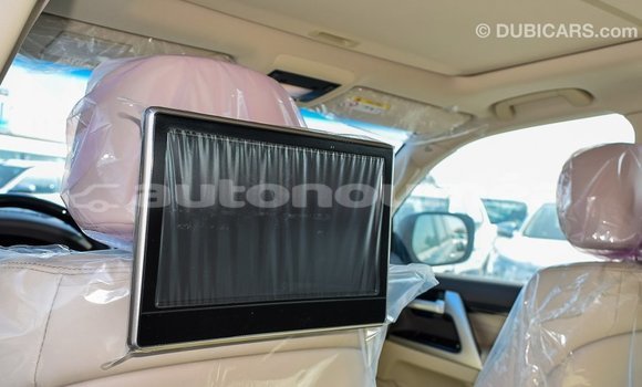 Buy Import Toyota Land Cruiser Black Car in Import - Dubai in Iles Buy Import Toyota Land Cruiser Black Car in Import - Dubai in Iles