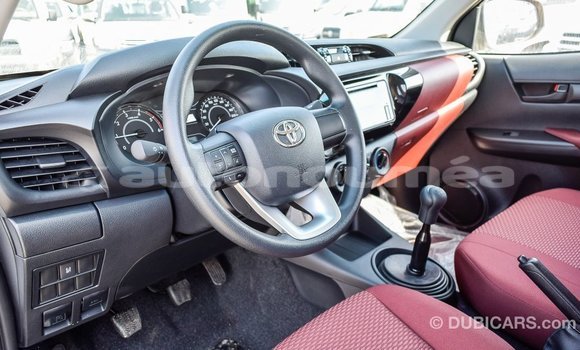 Buy Import Toyota Hilux White Car in Import - Dubai in Iles Buy Import Toyota Hilux White Car in Import - Dubai in Iles