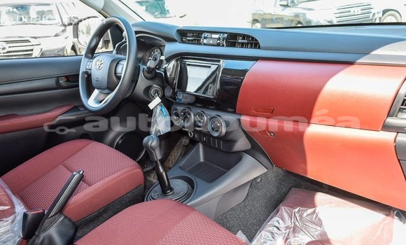 Buy Import Toyota Hilux White Car in Import - Dubai in Iles Buy Import Toyota Hilux White Car in Import - Dubai in Iles