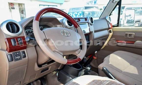 Buy Import Toyota Land Cruiser Beige Car in Import - Dubai in Iles Buy Import Toyota Land Cruiser Beige Car in Import - Dubai in Iles
