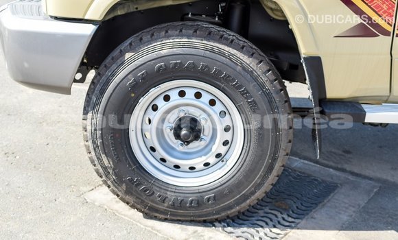 Buy Import Toyota Land Cruiser Beige Car in Import - Dubai in Iles Buy Import Toyota Land Cruiser Beige Car in Import - Dubai in Iles