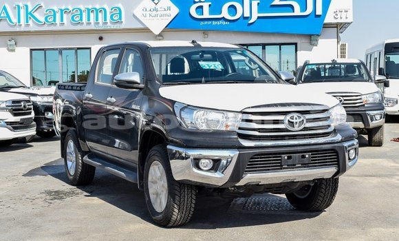 Acheter Import Voiture Toyota Hilux Noir à Import - Dubai, Iles Acheter Import Voiture Toyota Hilux Noir à Import - Dubai, Iles