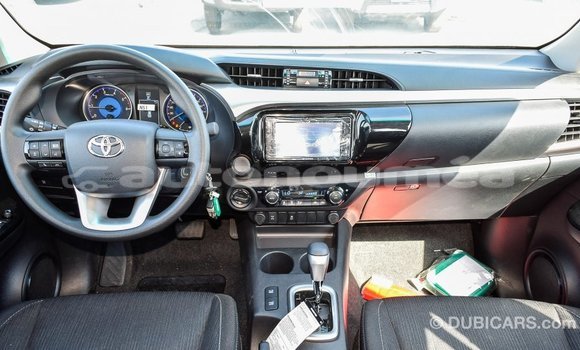 Acheter Import Voiture Toyota Hilux Noir à Import - Dubai, Iles Acheter Import Voiture Toyota Hilux Noir à Import - Dubai, Iles