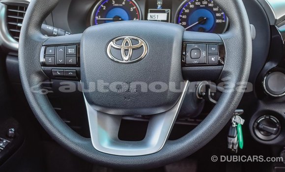 Acheter Import Voiture Toyota Hilux Noir à Import - Dubai, Iles Acheter Import Voiture Toyota Hilux Noir à Import - Dubai, Iles