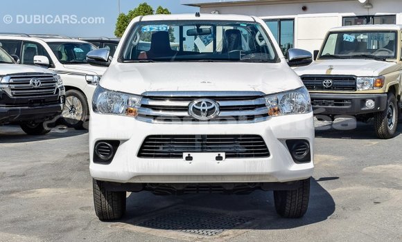 Acheter Import Voiture Toyota Hilux Blanc à Import - Dubai, Iles Acheter Import Voiture Toyota Hilux Blanc à Import - Dubai, Iles