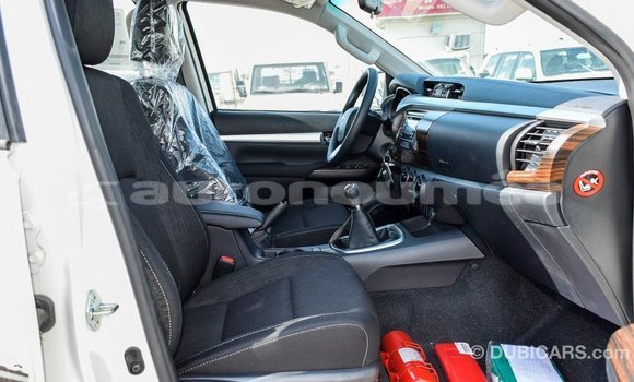 Buy Import Toyota Hilux White Car in Import - Dubai in Iles Buy Import Toyota Hilux White Car in Import - Dubai in Iles