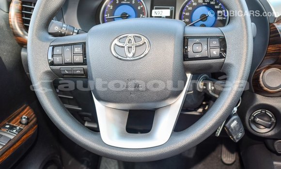 Buy Import Toyota Hilux White Car in Import - Dubai in Iles Buy Import Toyota Hilux White Car in Import - Dubai in Iles