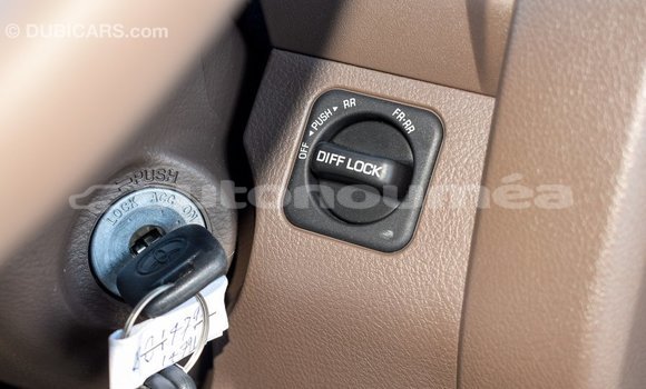 Buy Import Toyota Land Cruiser Beige Car in Import - Dubai in Iles Buy Import Toyota Land Cruiser Beige Car in Import - Dubai in Iles