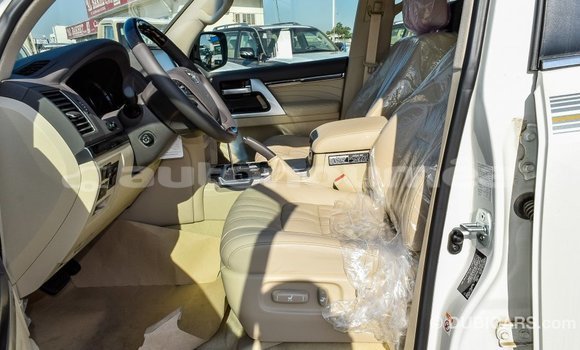Buy Import Toyota Land Cruiser White Car in Import - Dubai in Iles Buy Import Toyota Land Cruiser White Car in Import - Dubai in Iles